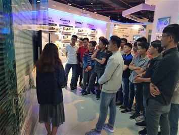 Sinh viên Khoa Công nghệ năng lượng – Trường Đại học Điện lực Thăm quan Daikin Solution Plaza Hà Nội