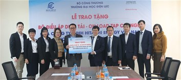 Công ty Hitachi Energy Việt Nam trao tặng Trường Đại học Điện lực thiết bị bộ điều áp dưới tải