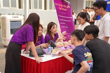 Bứt phá tương lai nghề nghiệp khối Quản lý công nghiệp và Năng lượng; Năng lượng mới; Kế toán – Tài chính; Quản trị kinh doanh và Du lịch