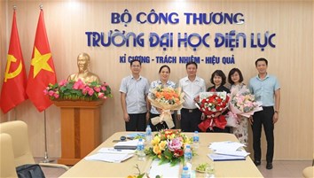 Lễ bảo vệ luận văn Thạc sĩ ngành Quản trị kinh doanh