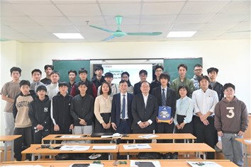 Đoàn chuyên gia Đại học Fukui (Nhật Bản) giảng dạy, tư vấn và truyền cảm hứng cho sinh viên EPU