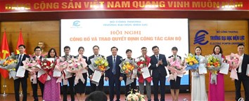 Trường Đại học Điện lực công bố và trao Quyết định về công tác cán bộ