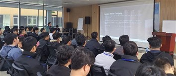 Sinh viên Trường Đại học Điện lực tham quan trải nghiệm thực tế nhà máy Hyundai Thành Công