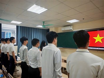 Hoạt động ý nghĩa đầu tuần tại Trường Đại học Điện lực