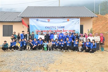“Đông ấm 2026” – Mang hơi ấm yêu thương đến xã Dền Sáng, Lào Cai
