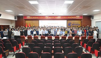 Hội nghị đối thoại giữa Lãnh đạo Nhà trường và Sinh viên khoa Năng lượng mới năm 2026