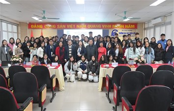 "Hội thảo đánh giá, cải tiến Chương trình đào tạo ngành Ngôn ngữ Anh, trình độ đại học" theo hướng mở mới chuyên ngành Tiếng Anh truyền thông