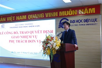 Trường Đại học Điện lực công bố và trao Quyết định về công tác cán bộ