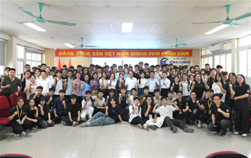 Hội nghị đối thoại giữa lãnh đạo Nhà trường và sinh viên Khoa Công nghệ thông tin năm 2026