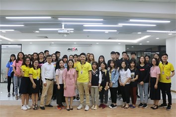 Chuyến Job Tour của sinh viên Khoa Kinh tế & Quản lý đến công ty cổ phần MISA