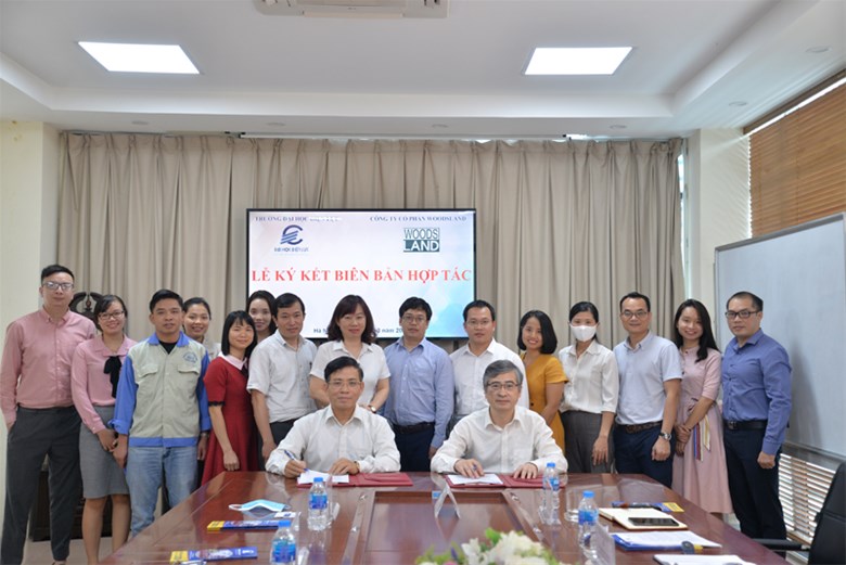 LỄ KÝ KẾT BIÊN BẢN HỢP TÁC GIỮA TRƯỜNG ĐẠI HỌC ĐIỆN LỰC VÀ CÔNG TY CỔ PHẦN WOODSLAND